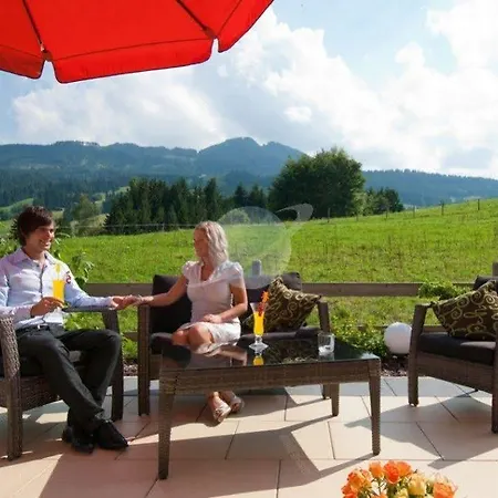 Hotel Nesselwanger Hof 4*