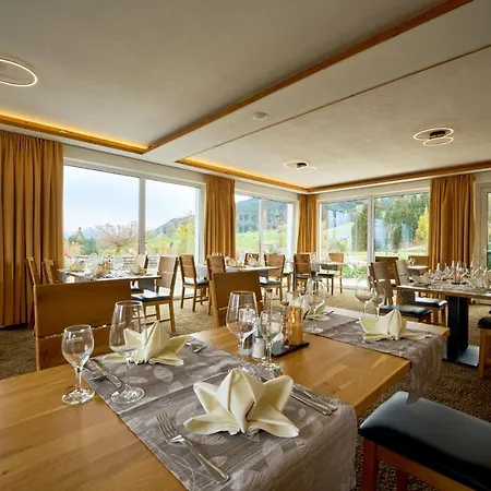호텔 Nesselwanger Hof 네쎌방