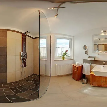 Nesselwanger Hof Otel 4*
