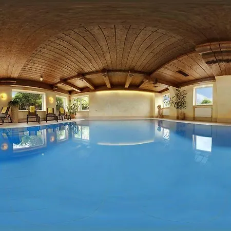 Hotel Nesselwanger Hof 4*