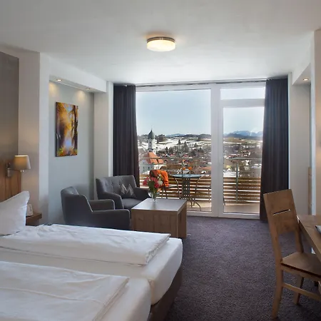 Hotel Nesselwanger Hof 4*