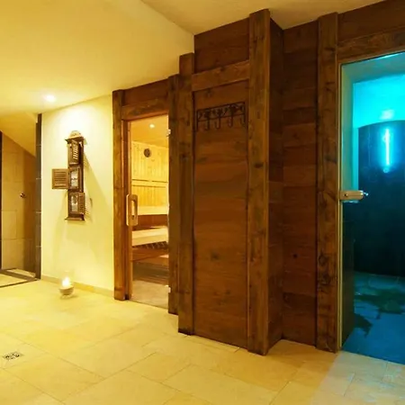 Nesselwanger Hof فندق