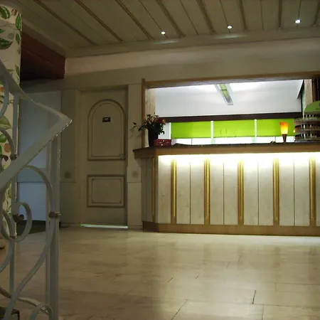 Nesselwanger Hof 호텔 4*