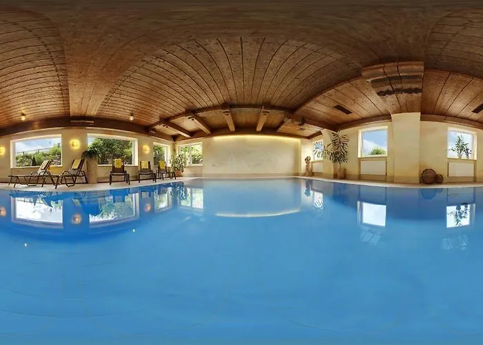 Hotel Nesselwanger Hof 4*